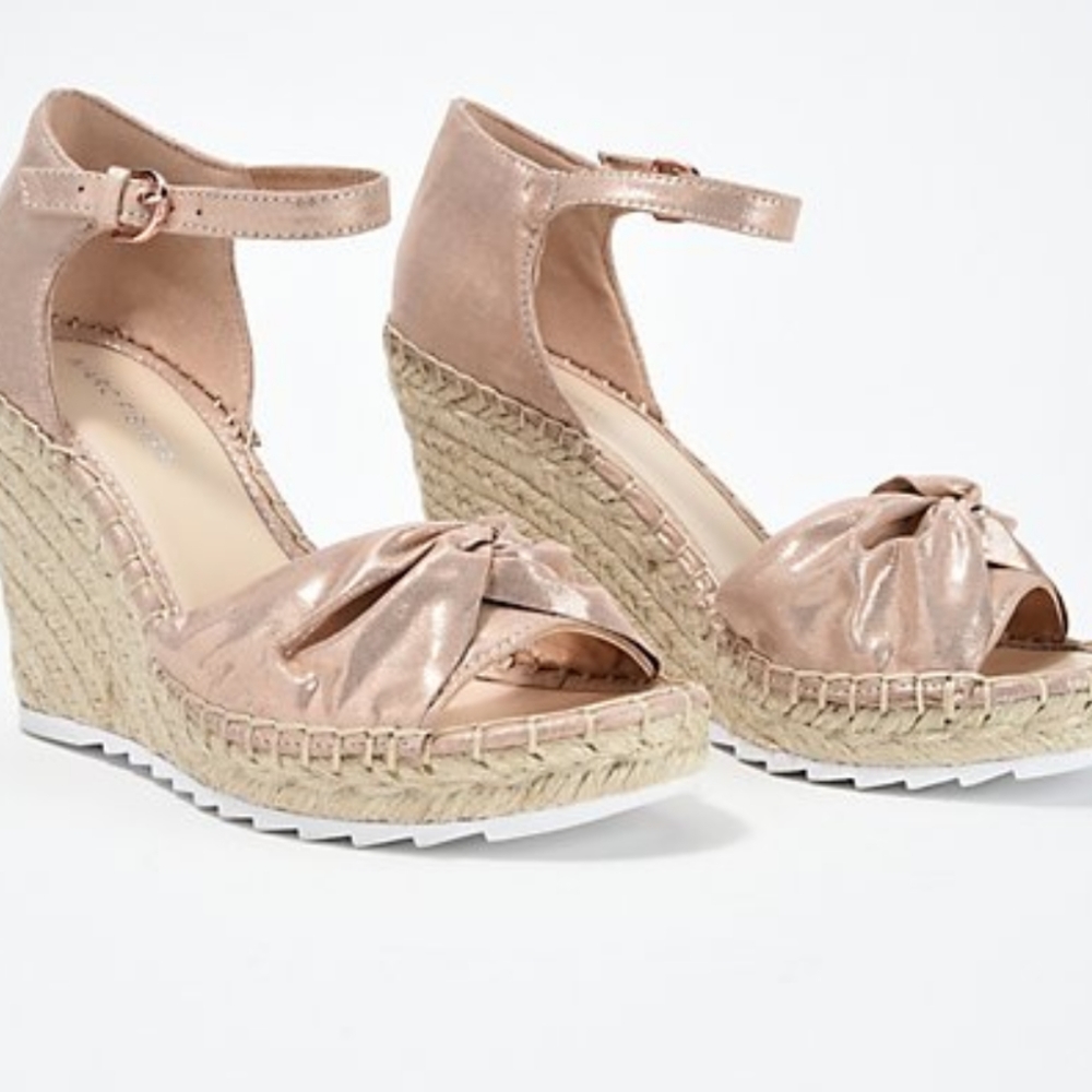 Marc Fisher Shoes Wedge Heels NIB - Picture 2 of 2